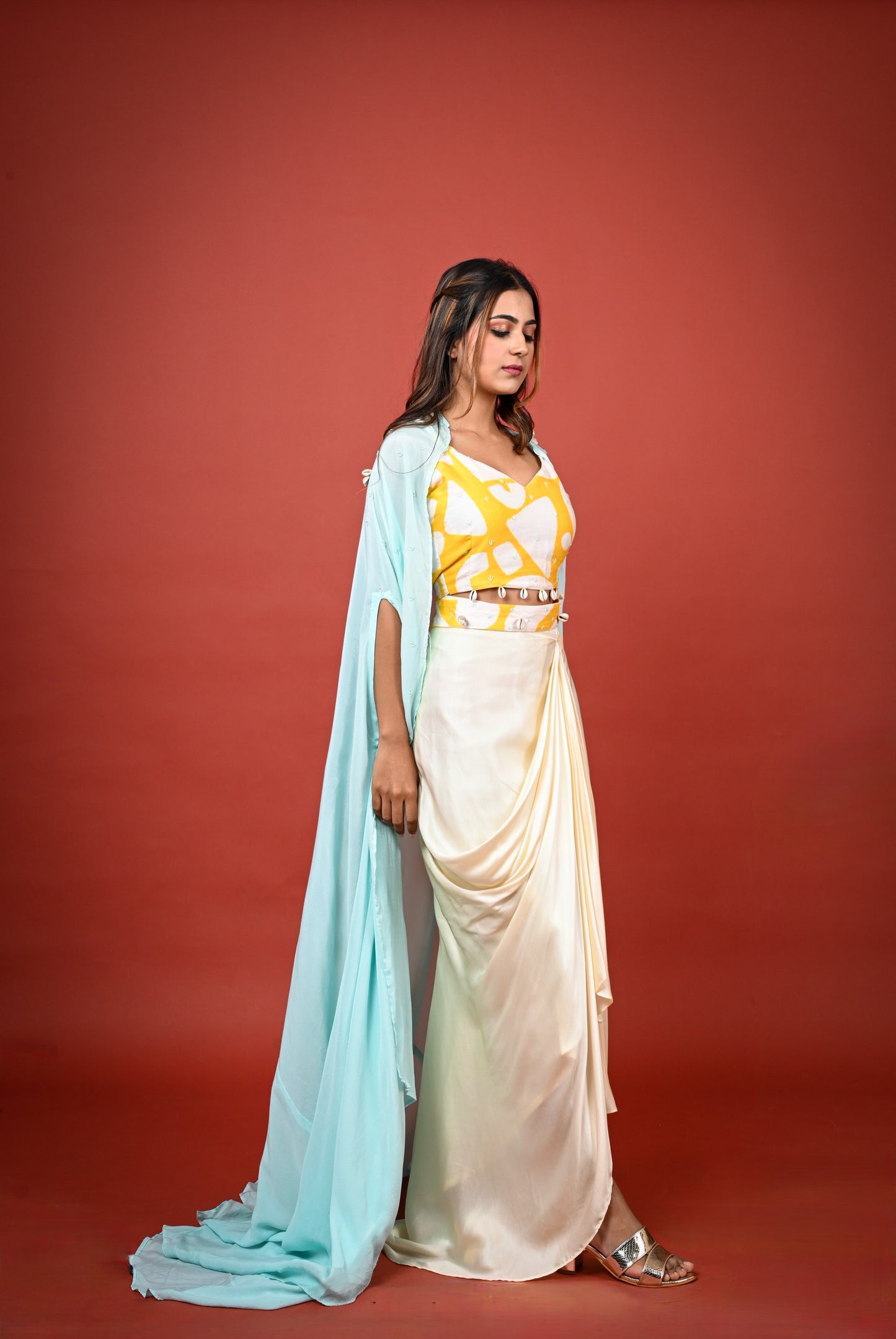 Peeli Taxi Cape Set
